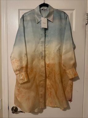 Light Blue to Cream Gradient Button-Up Shirt - Floral Print